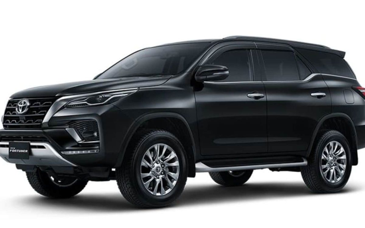 Toyota Fortuner GR S-3